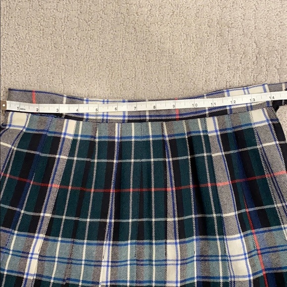 Talbots plaid skirt - 8 - Picture 4 of 5